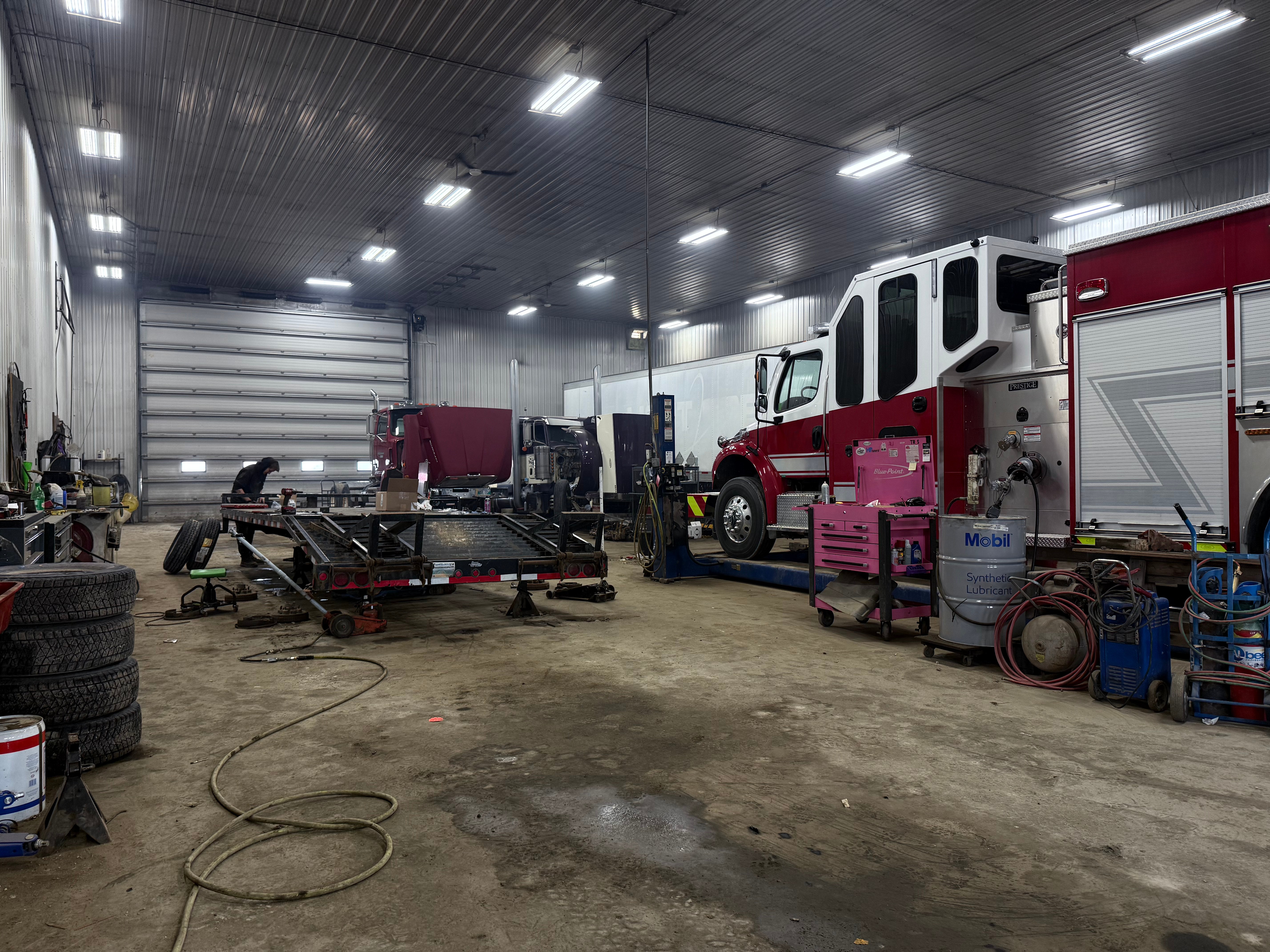 TR-S Truck Shop service bay interior
